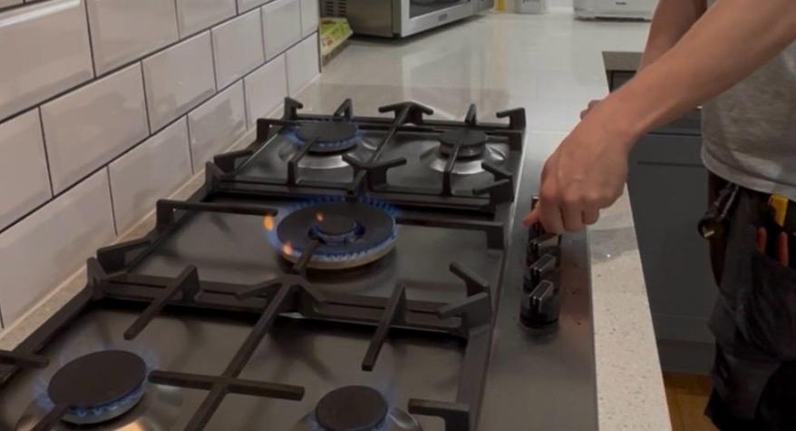 Gas hob install